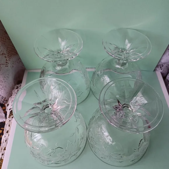 SET OF 4 PRINCESS HOUSE FANTASIA FOOTED DESSERT/SHERBET BOWLS POINSETTIA PATTERN - Picture 13 of 15